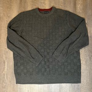 Geoffrey Beene Charcoal sweater with front cube design XL